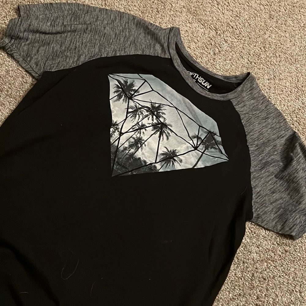 Tee shirt